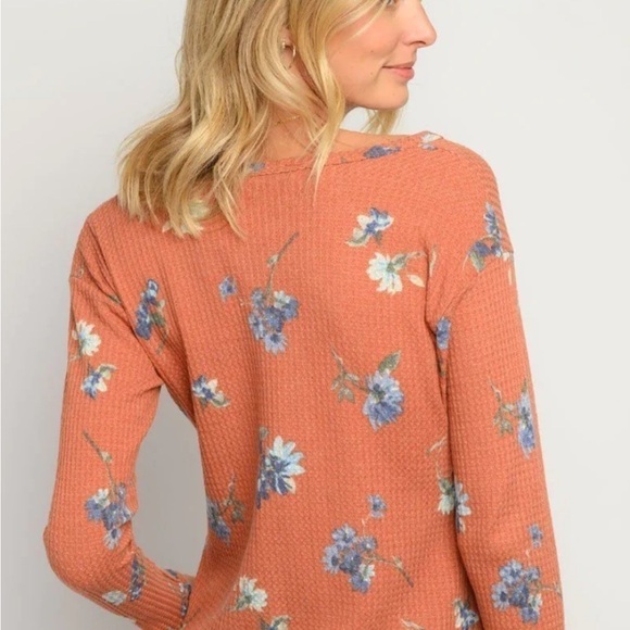 LADIES’ long sleeve floral front knot top - Picture 2 of 2